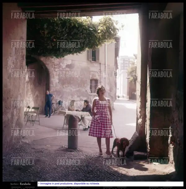 Scorcio in zona Navigli, Milano, anni 50 - Farabola Immagine digitale