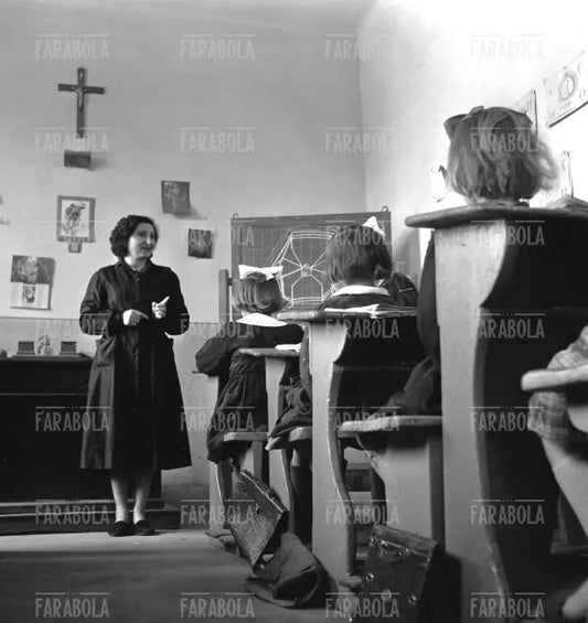 Scuola di campagna, Mairano, 1953 - Farabola Immagine digitale
