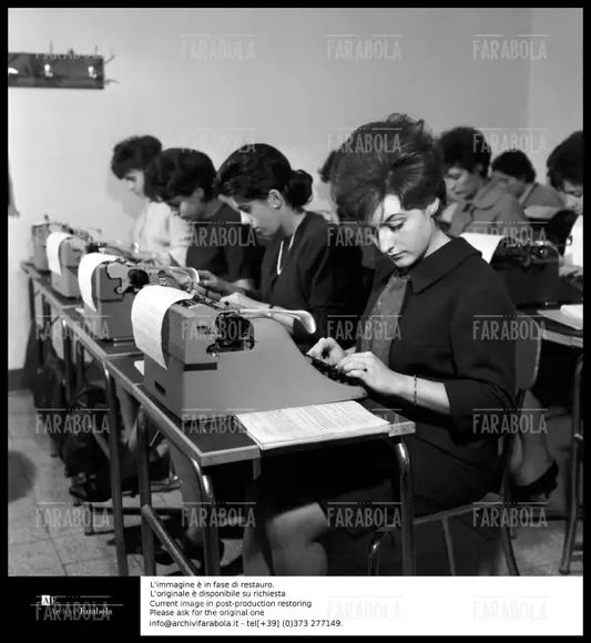 Scuola per segretarie d'azienda, 1961 - Farabola Immagine digitale