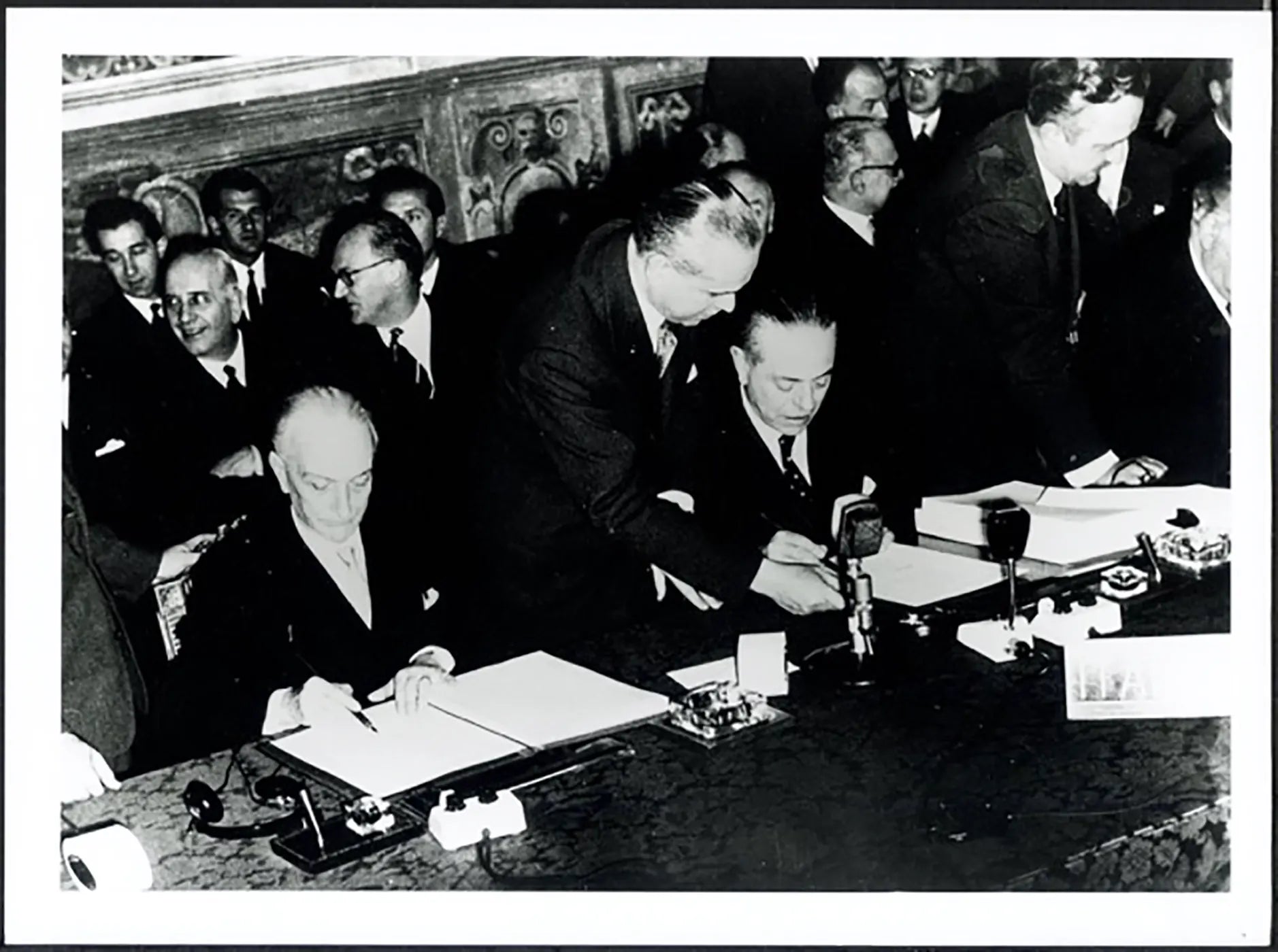 Segni firma il Trattato di Roma 1957 Ft 37963 - Stampa 24x18 cm - Farabola Stampa ai sali d'argento (anni 90)