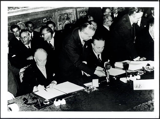 Segni firma il Trattato di Roma 1957 Ft 37963 - Stampa 24x18 cm - Farabola Stampa ai sali d'argento (anni 90)