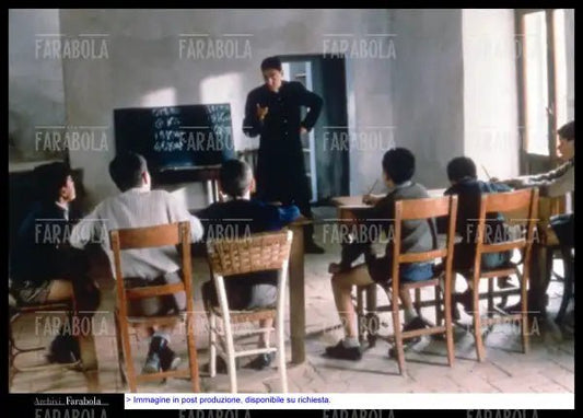 Sergio Castellitto nel film Don Milani - Il Priore di Barbiana, 1997 - Farabola Immagine digitale