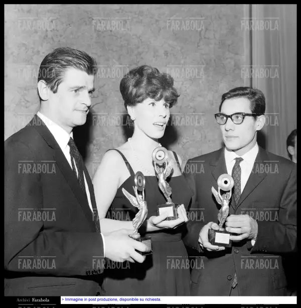 Sergio Endrigo, Ornella Vanoni ed Enzo Jannacci, Oscar del Disco, 1964 - Farabola Immagine digitale