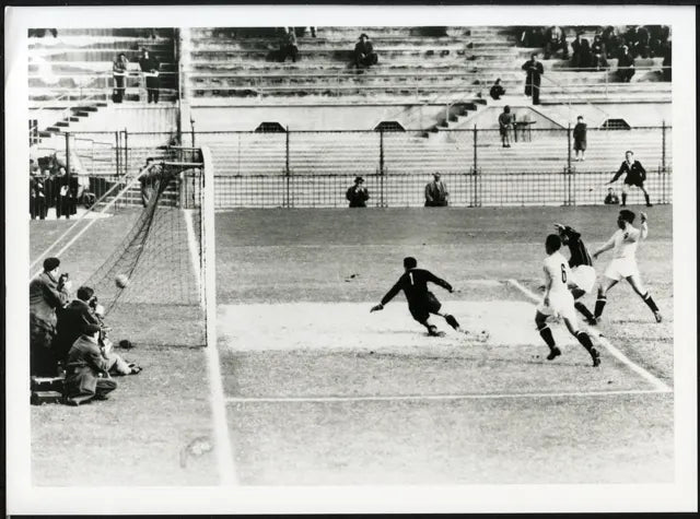 Serie A Milan - Padova 1957 Ft 4255 - Stampa 24x18 cm - Farabola Stampa ai sali d'argento (anni 90)