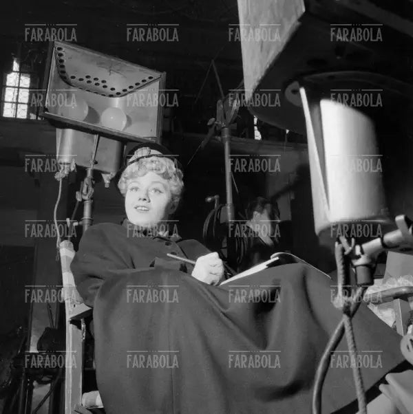 Shelley Winters sul set di Mambo, 1954 - Farabola Immagine digitale
