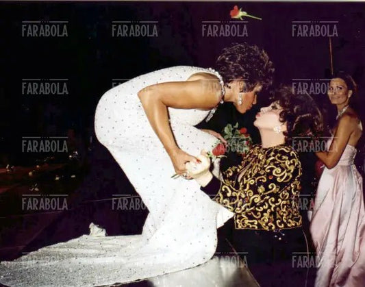 Shirley Bassey e Gina Lollobrigida, Gala della Croce Rossa, Monte Carlo, 2000 - Farabola Immagine digitale