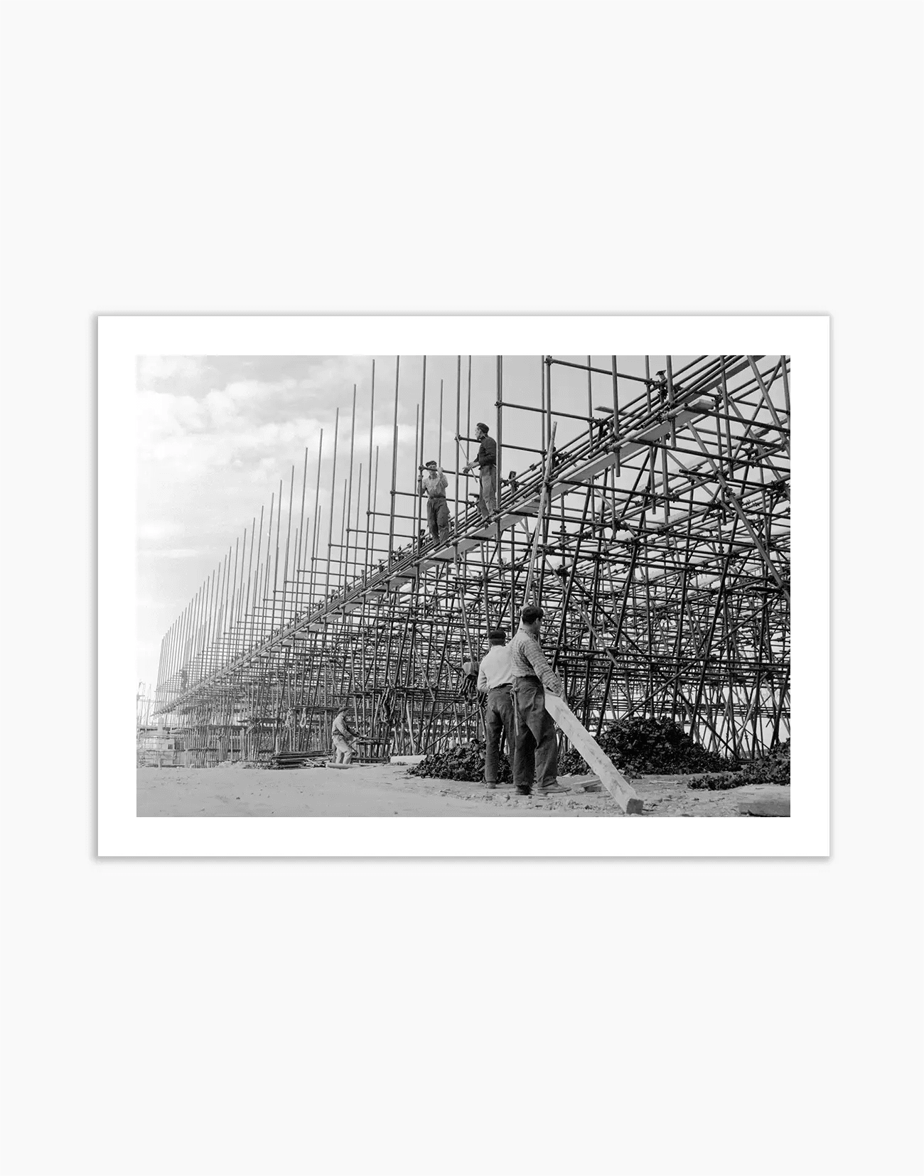 Si costruisce l'Autostrada del Sole, 1958 - Farabola WhiteWall App Product