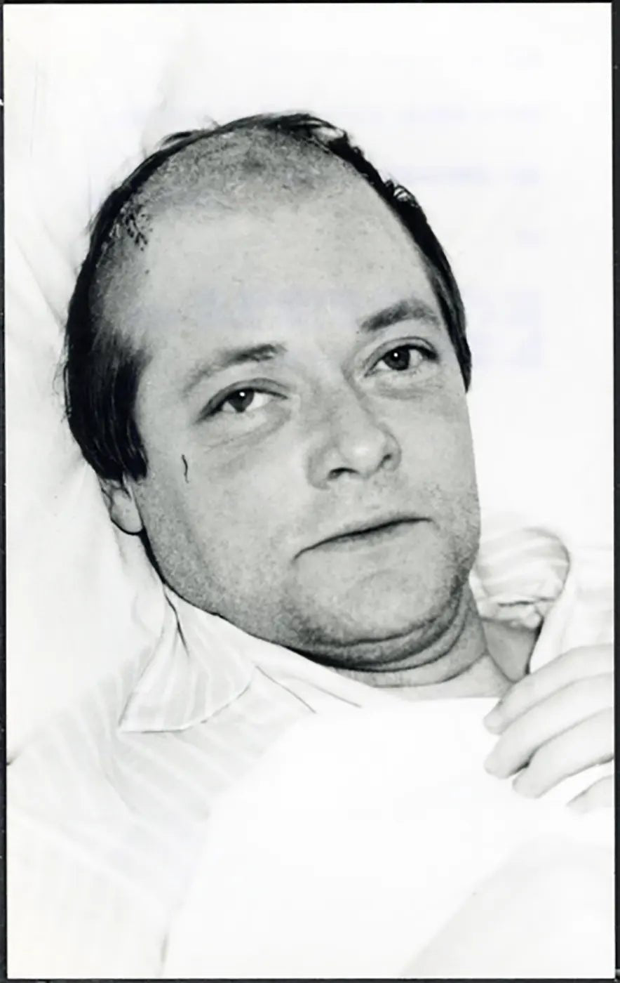 Simon Ward in ospedale 1987 Ft 36725 - Stampa 20x12 cm - Farabola Stampa ai sali d'argento