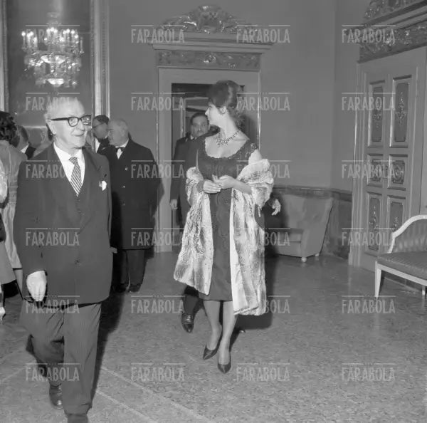 Sophia Loren alla prima del film la Ciociaria, Milano, 1960 - Farabola Immagine digitale
