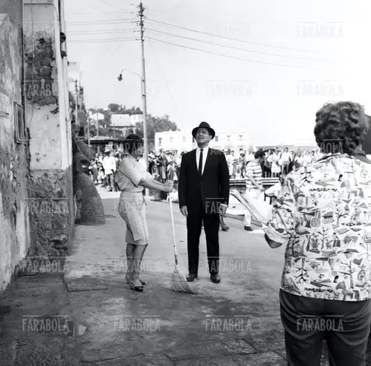 Sophia Loren e Clark Gable sul set del film La Baia di Napoli, 1959 - Farabola Immagine digitale