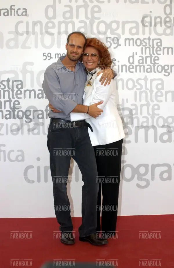 Sophia Loren e il figlio Edoardo Ponti, Festival di Venezia, 2002 - Farabola Immagine digitale