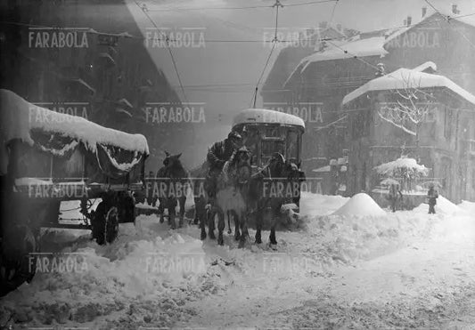 Spartineve in via Vigevano, Milano, 1946 - Farabola Immagine digitale