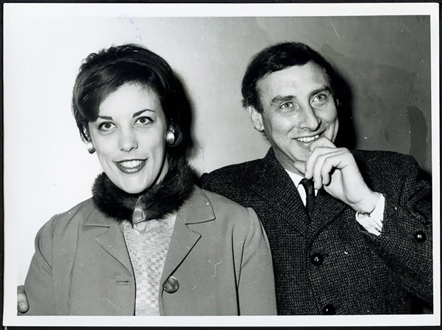 Spike Milligan e Patricia Ridgeman 1961 Ft 36805 - Stampa 20x15 cm - Farabola Stampa ai sali d'argento