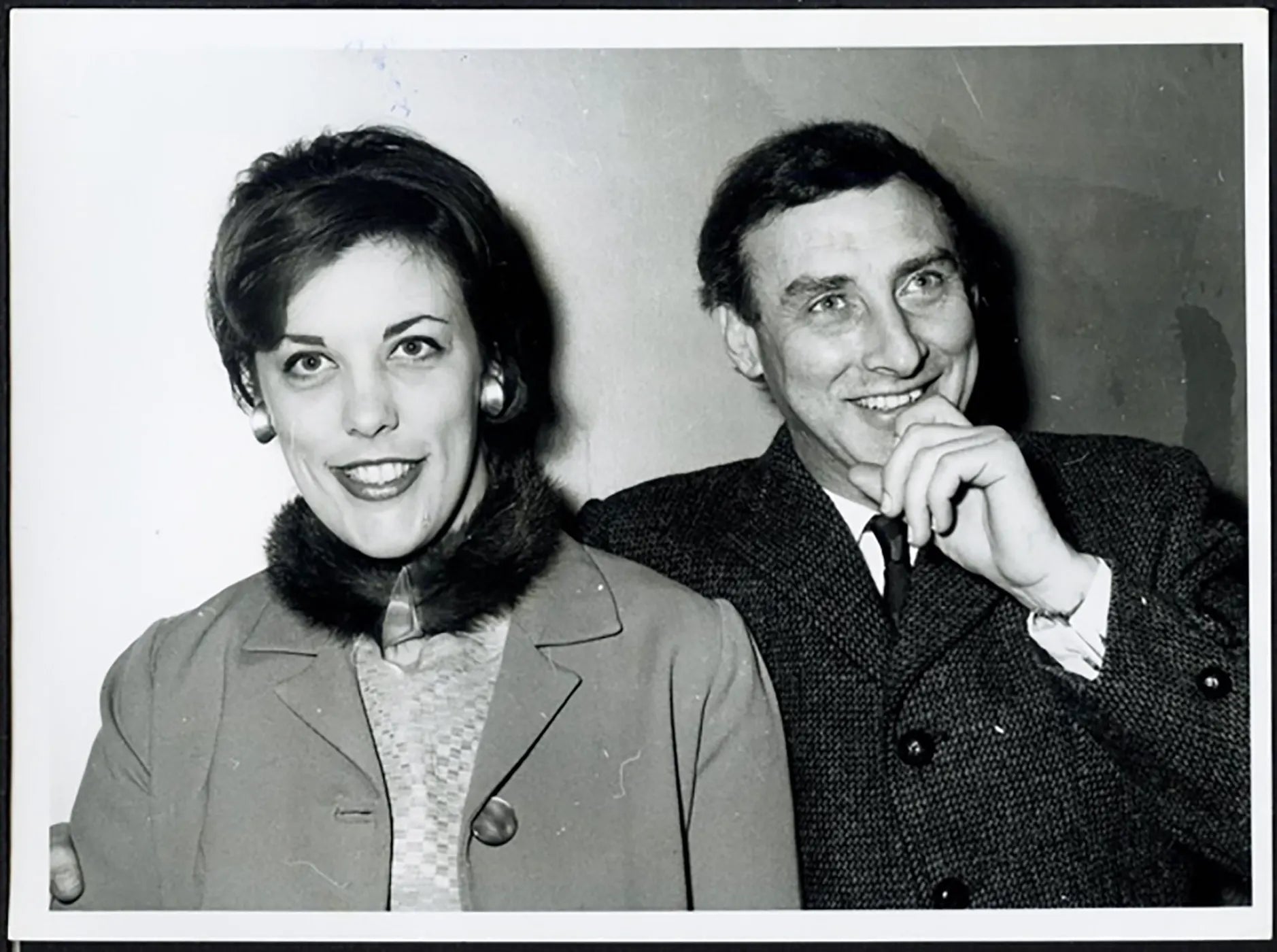 Spike Milligan e Patricia Ridgeman 1961 Ft 36805 - Stampa 20x15 cm - Farabola Stampa ai sali d'argento