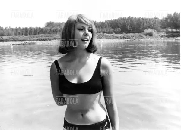 Stefania Sandrelli sul set del film La bella di Lodi, 1963 - Farabola Immagine digitale