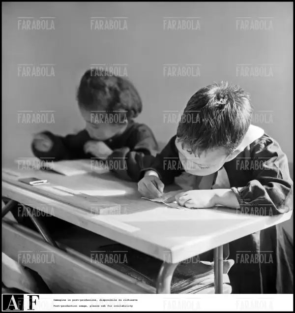 Studenti della scuola italiana ad Addis Abeba, 1958 - Farabola Immagine digitale