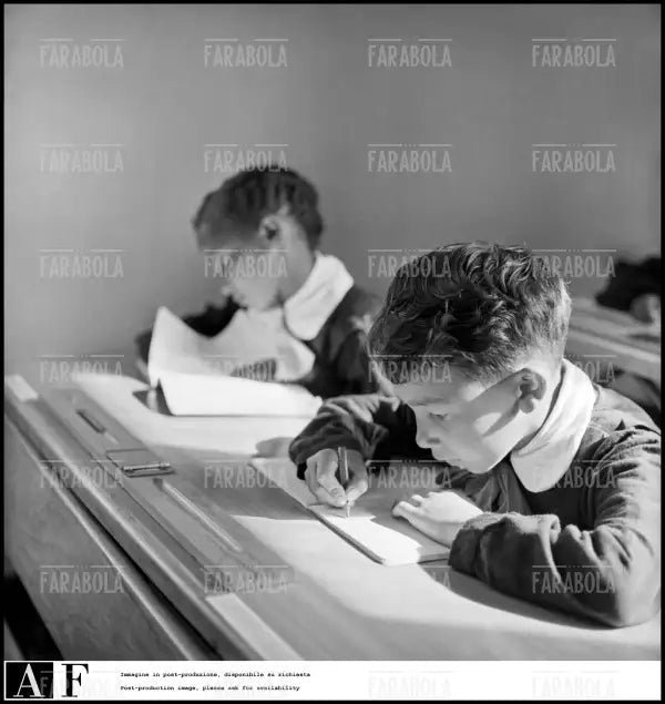 Studenti della scuola italiana ad Addis Abeba, 1958 - Farabola Immagine digitale