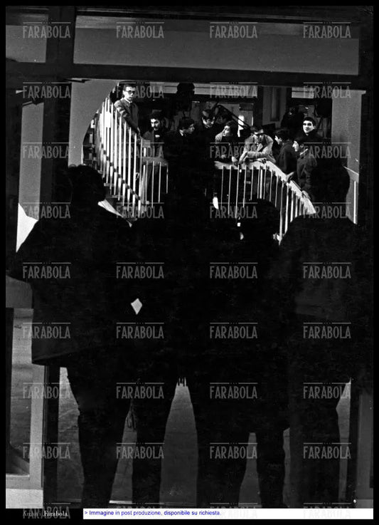 Studenti durante l'occupazione dell'Istituto Ettore Conti, Milano, 1968 - Farabola Immagine digitale