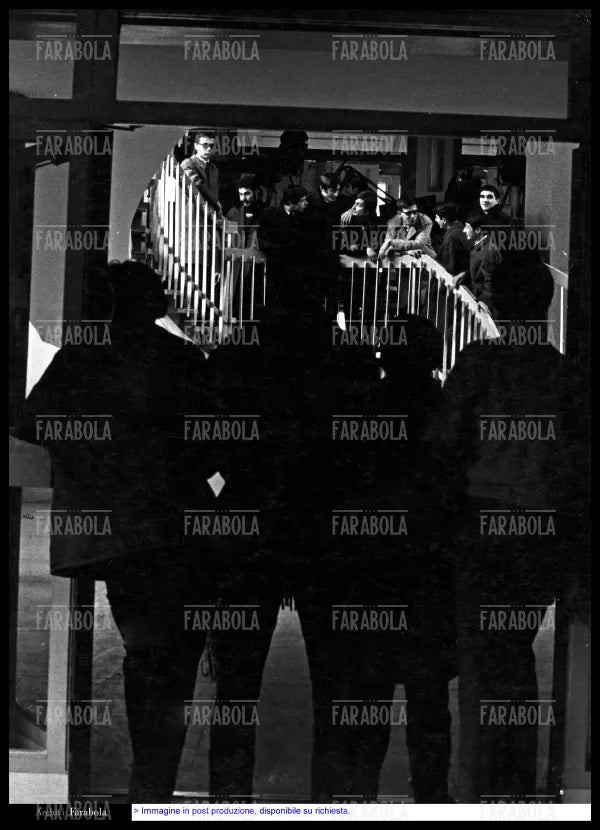 Studenti durante l'occupazione dell'Istituto Ettore Conti, Milano, 1968 - Farabola Immagine digitale