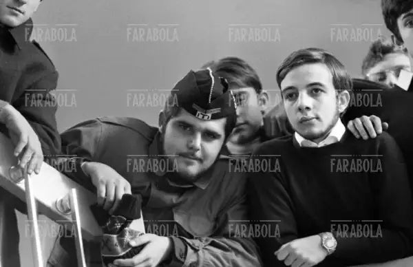 Studenti durante l'occupazione dell'Istituto Ettore Conti, Milano, 1968 - Farabola Immagine digitale