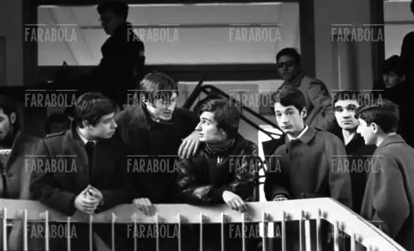 Studenti durante l'occupazione dell'Istituto Ettore Conti, Milano, 1968 - Farabola Immagine digitale