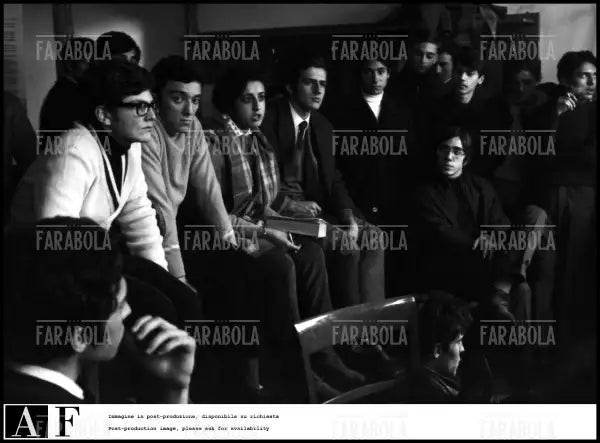 Studenti occupano l'Istituto Ettore Conti, Milano, 1968 - Farabola Immagine digitale