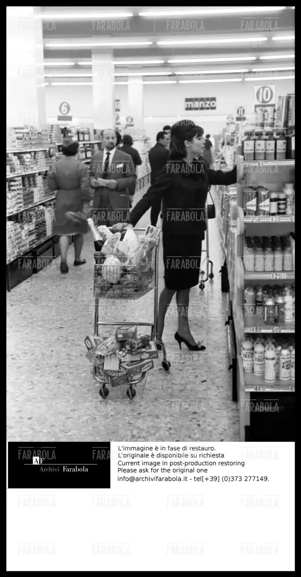 Supermercato a Milano, 1961 - Farabola Immagine digitale