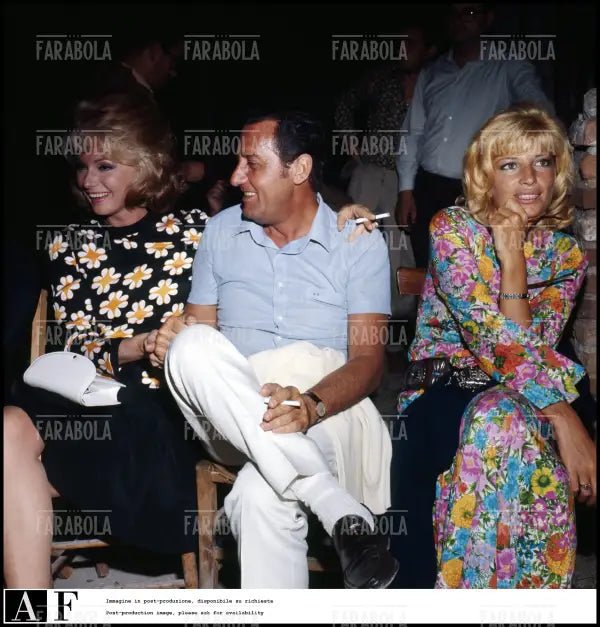Sylva Coscina, Alberto Sordi e Monica Vitti, anni 70 - Farabola Immagine digitale