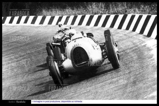 Tazio Nuvolari al Gp di Monza, 1934 - Farabola Immagine digitale