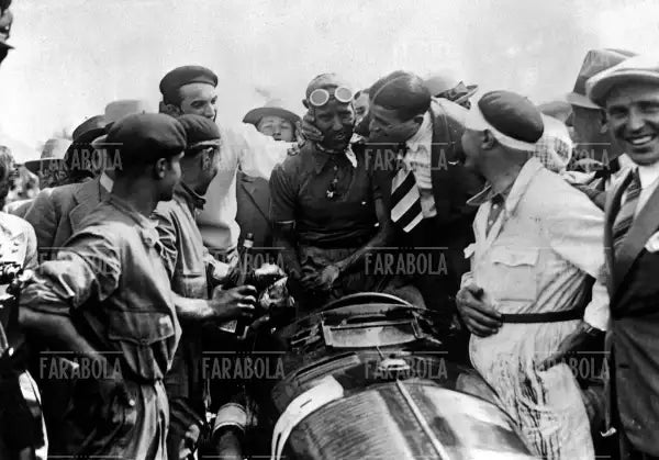 Tazio Nuvolari al Gp d'Italia, 1932 - Farabola Immagine digitale