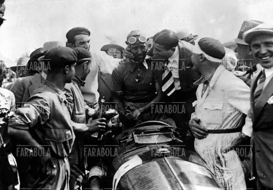 Tazio Nuvolari al Gp d'Italia, 1932 - Farabola Immagine digitale