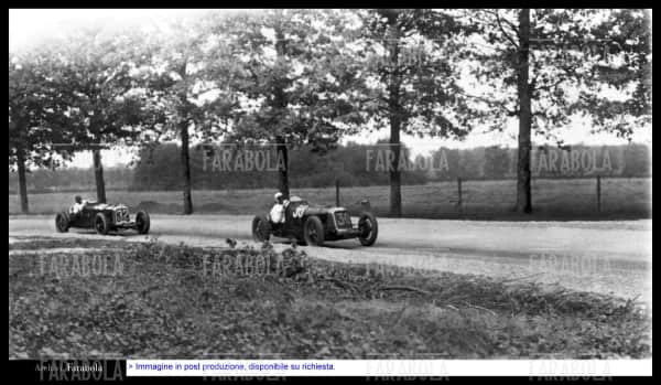 Tazio Nuvolari e Luigi Arcangeli, 1930 - Farabola Immagine digitale