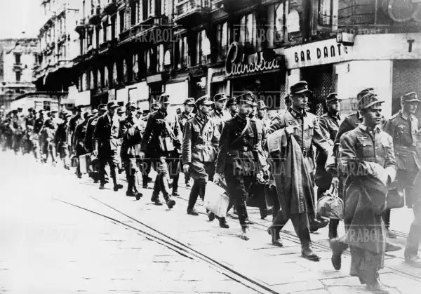 Tedeschi fatti prigionieri, 1945 - Farabola Immagine digitale