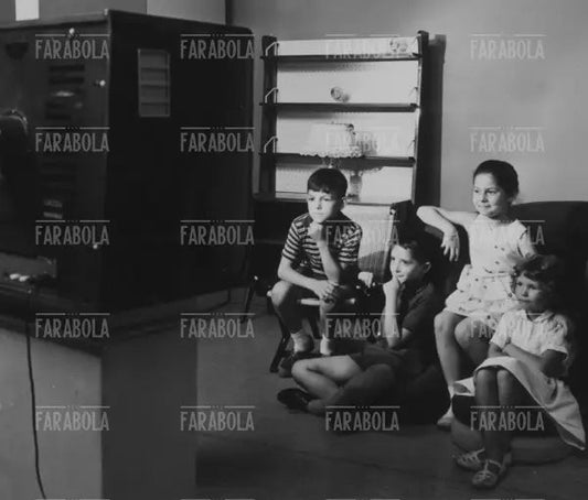 Televisione in salotto, anni 50 - Farabola Immagine digitale