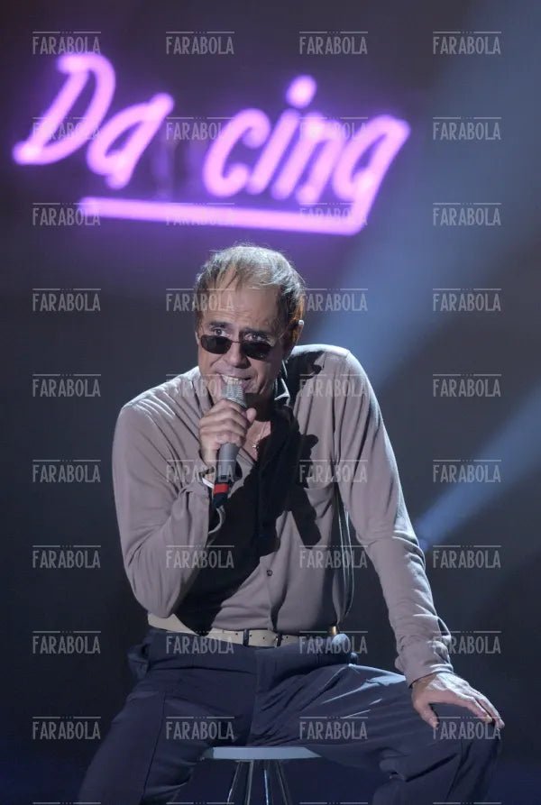 Teo Teocoli nei panni di Adriano Celentano, 2004 - Farabola Immagine digitale