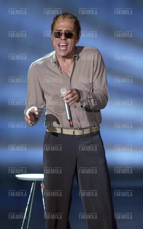 Teo Teocoli nei panni di Adriano Celentano, 2004 - Farabola Immagine digitale