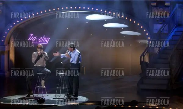 Teo Teocoli nei panni di Adriano Celentano e Gianni Morandi, 2004 - Farabola Immagine digitale