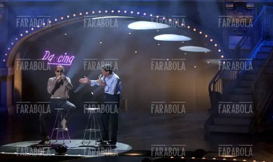 Teo Teocoli nei panni di Adriano Celentano e Gianni Morandi, 2004 - Farabola Immagine digitale