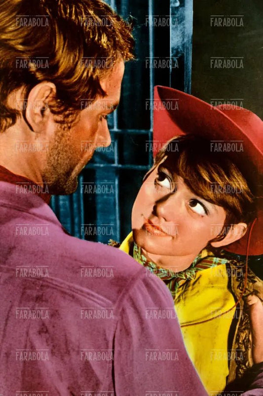 Terence Hill e Rita Pavone in una scena del film Little Rita nel Far West, 1967 - Farabola Immagine digitale