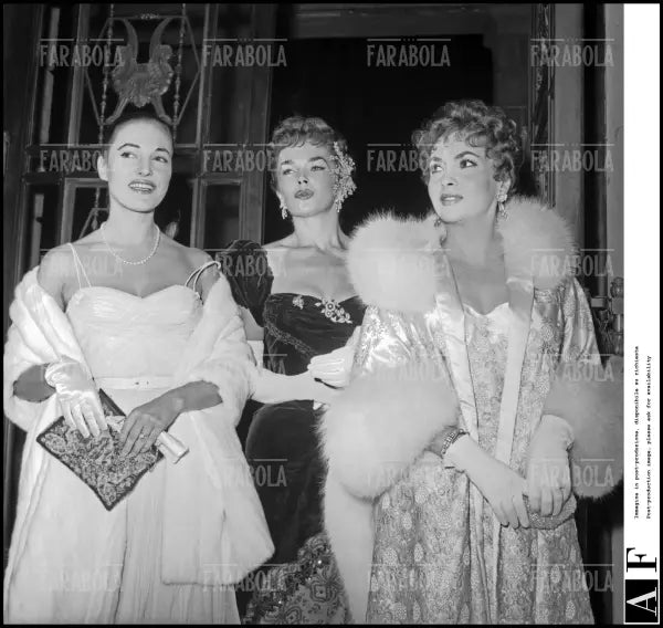 Teresa Pellati, Dawn Addams e Gina Lollobrigida, Roma, 1956 - Farabola Immagine digitale