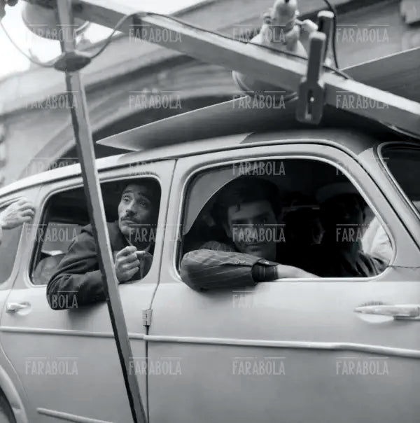 Tiberio Murgia e Vittorio Gassman sul set di Audace colpo dei soliti ignoti, 1959 - Farabola Immagine digitale