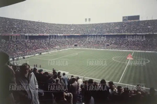 Tifosi allo stadio San Siro, Milano, anni 70 - Farabola Immagine digitale