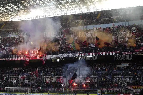 Tifosi del Milan, Milan vs Bologna, 2005 - Farabola Immagine digitale