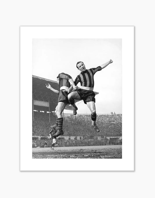 Tiro di testa di Amadei, Inter 1949 - Farabola Fotografia