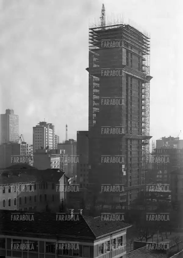 Torre Galga in costruzione, Milano, 1958 - Farabola Immagine digitale