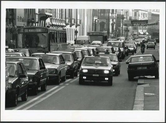 Traffico in città anni 80 Ft 3521 - Stampa 24x18 cm - Farabola Stampa ai sali d'argento