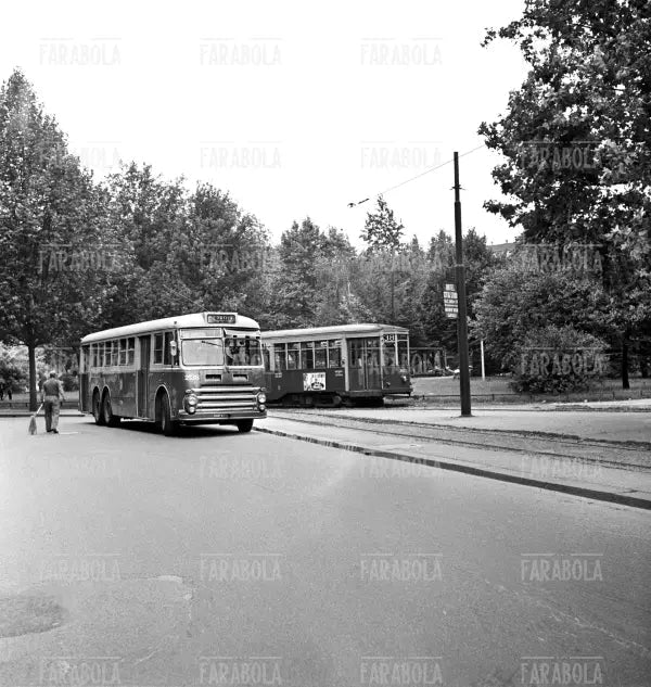 Tram a Milano, 1963 - Farabola Immagine digitale