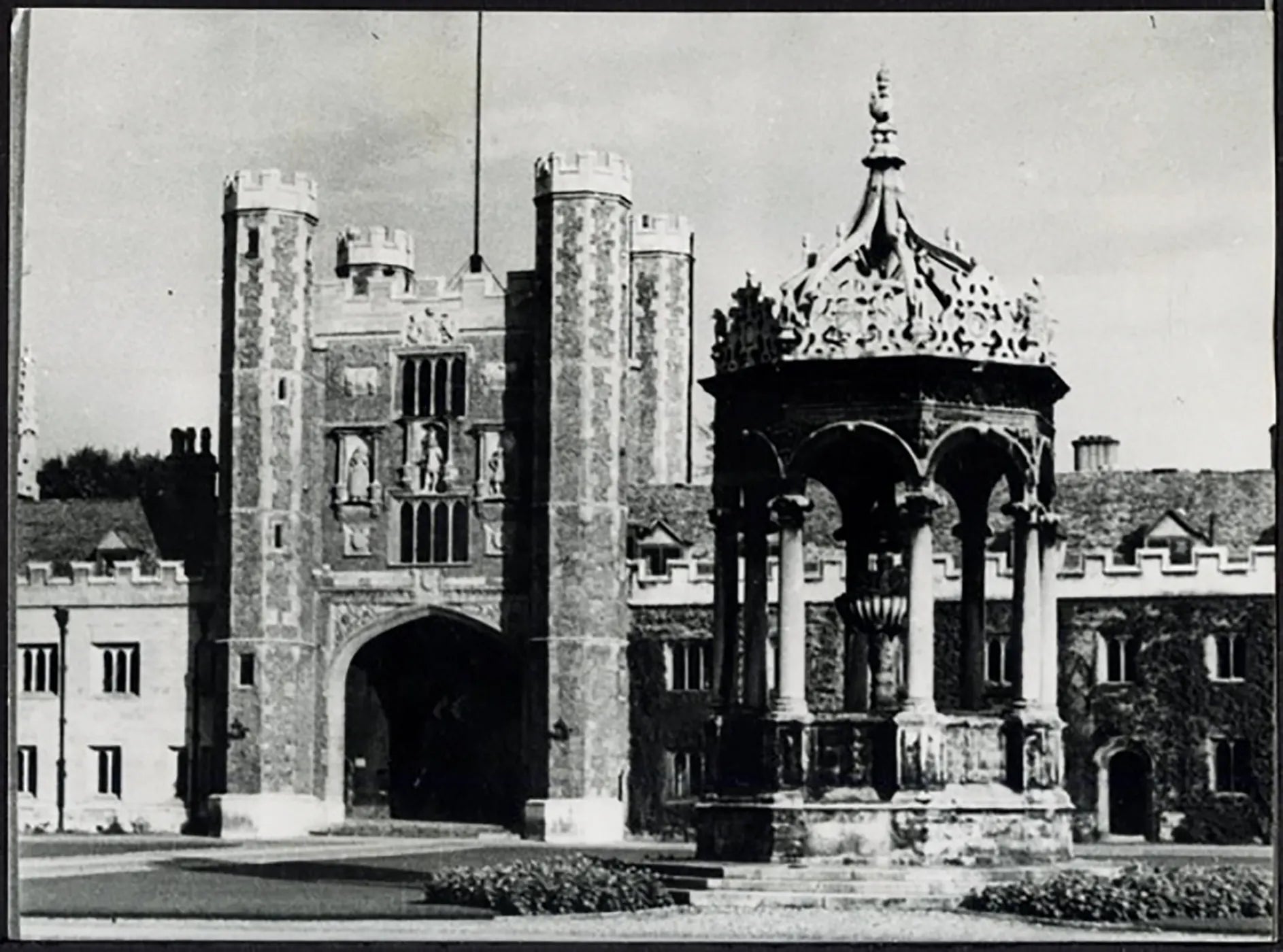 Trinity College a Cambridge 1966 Ft 38028 - Stampa 18x13 cm - Farabola Stampa ai sali d'argento