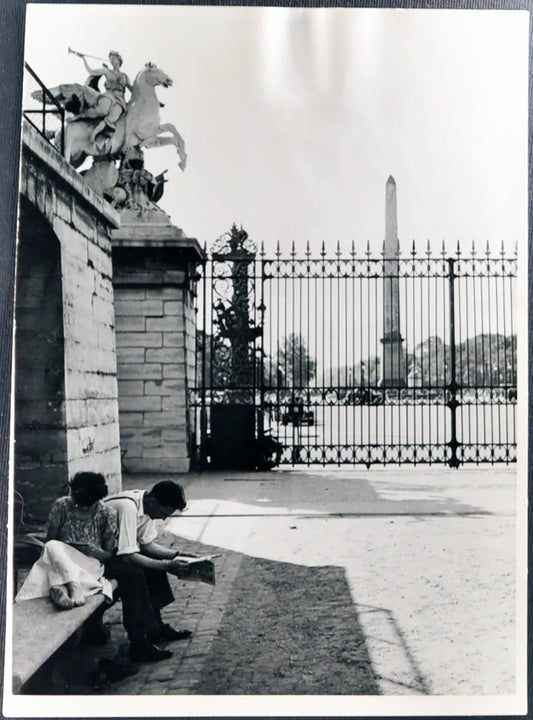Turisti a Parigi anni 50 Ft 3082 - Stampa 24x18 cm - Farabola Stampa ai sali d'argento