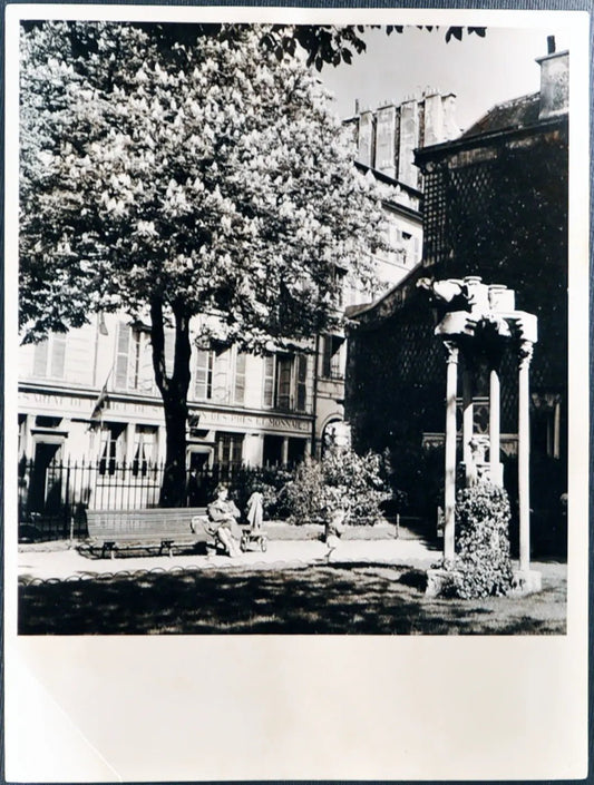 Turisti a Parigi anni 50 Ft 3083 - Stampa 24x18 cm - Farabola Stampa ai sali d'argento